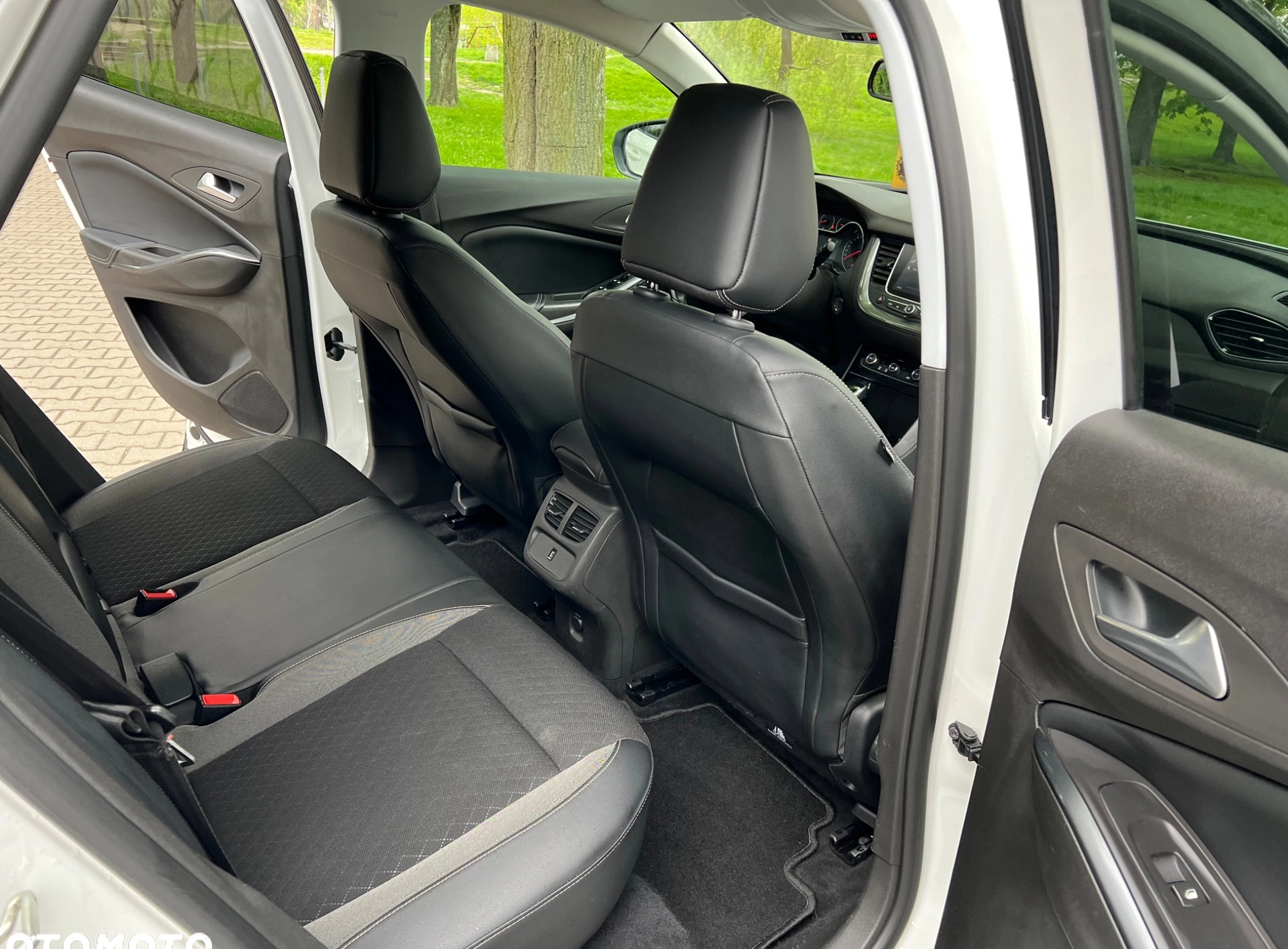 Opel Grandland X cena 63900 przebieg: 167533, rok produkcji 2017 z Siewierz małe 742
